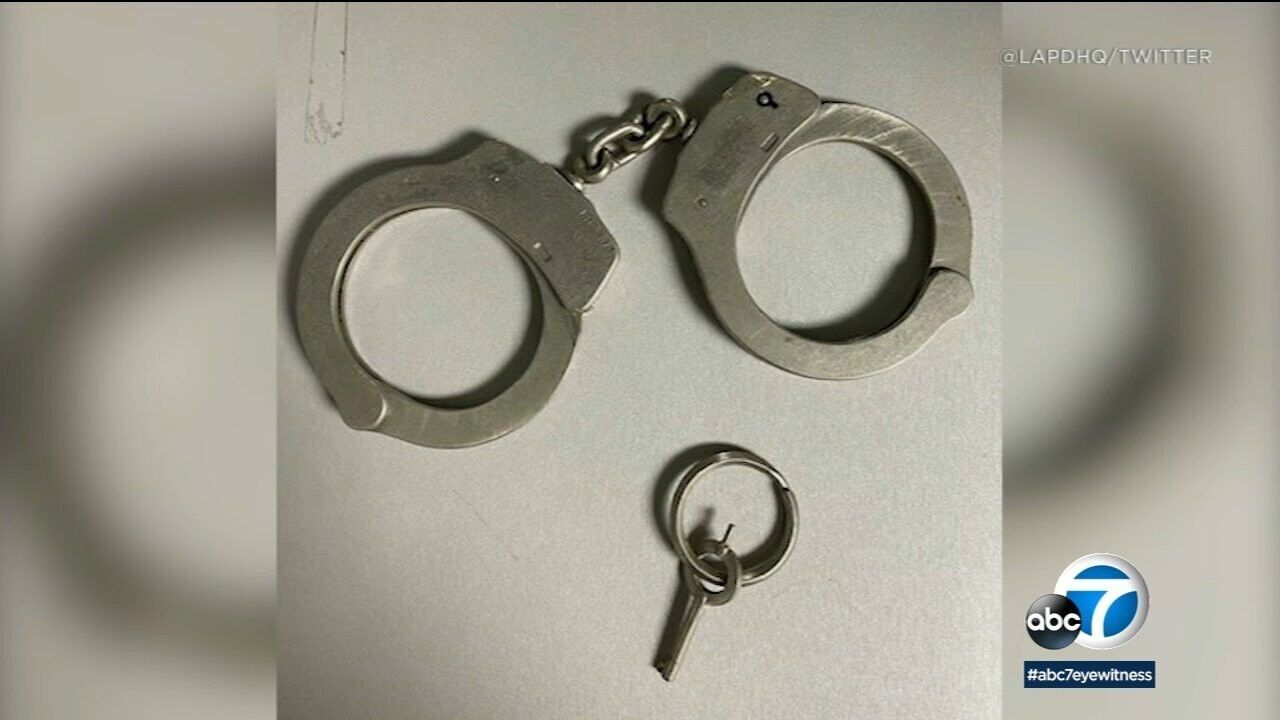 Man apologizes, returns handcuffs he took from LAPD more than 60 years ago